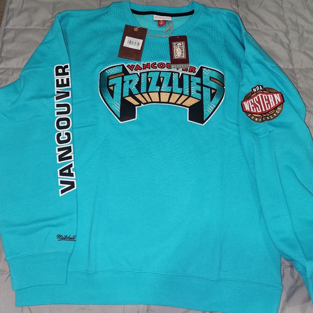 Mitchell & Ness Vancouver Grizzlies Teal Crewneck Sweater